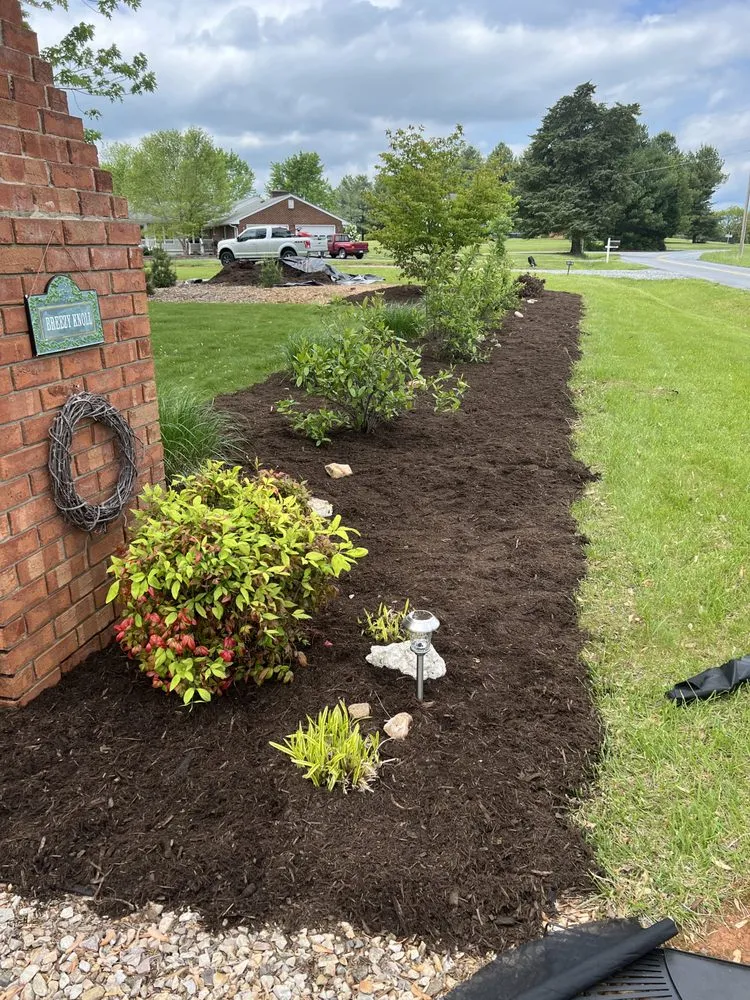 Reliable yard cleanup service experts serving Lynchburg, VA - Advantage Landscaping