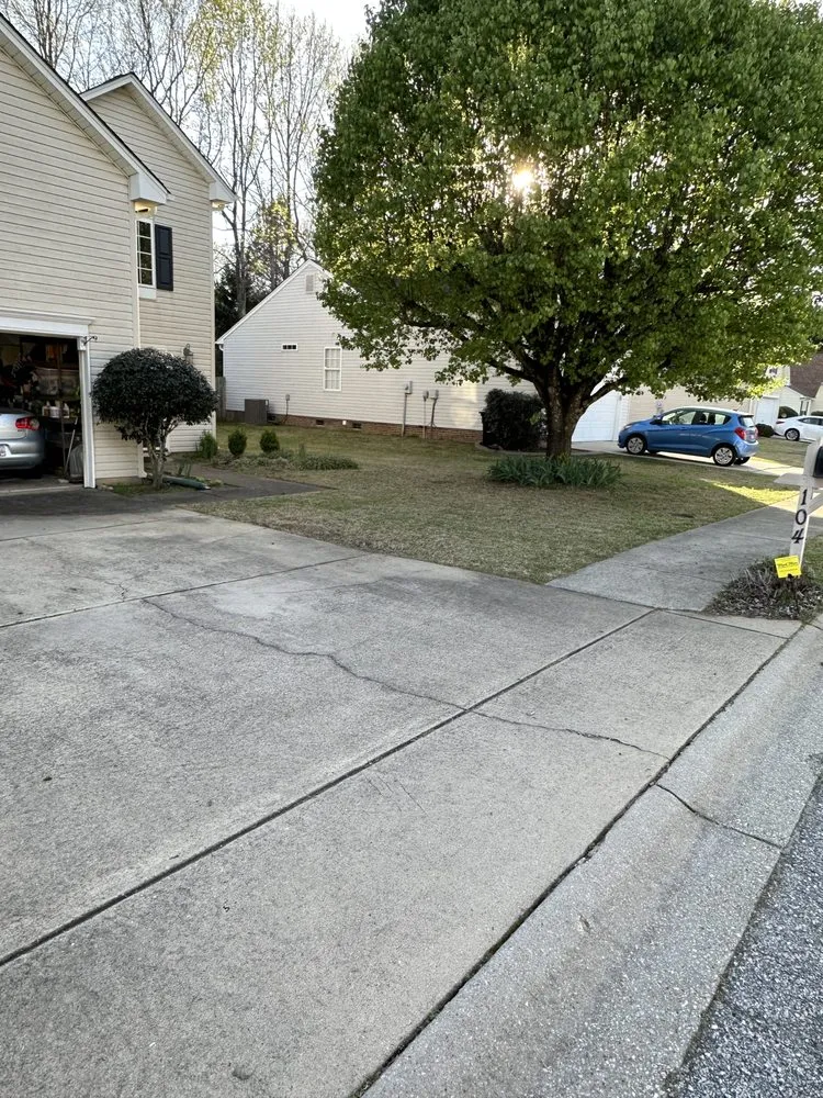 Expert lawn mowing service in Simpsonville, SC by Advantage Lawn Care