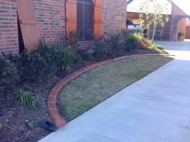 Custom yard maintenance in Lafayette, LA - AdvantEDGE