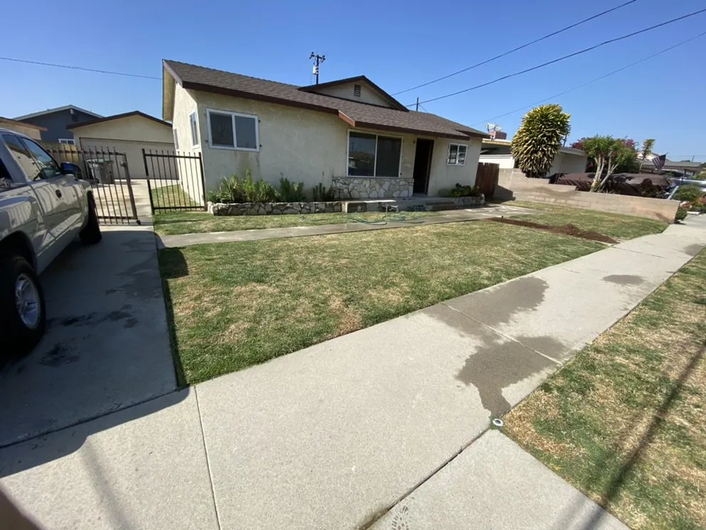 Reliable yard maintenance for residential properties in Tustin, CA by A&E Landscaping