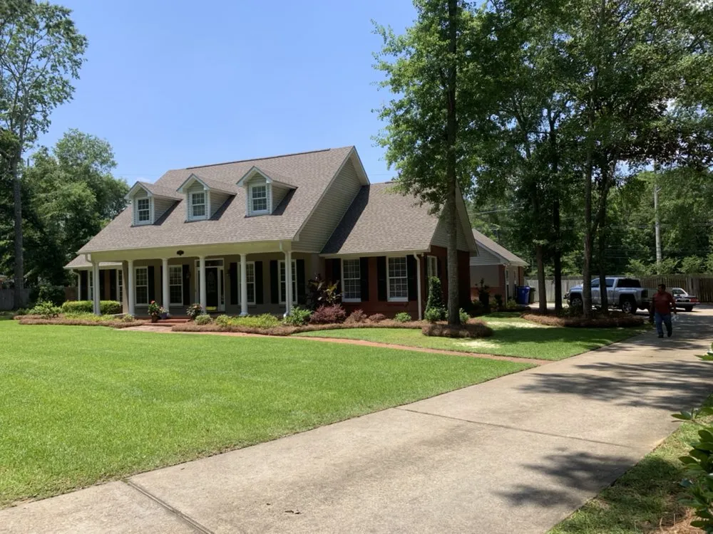 Affordable garden landscaping in Dothan, AL by A&E Lawn Care