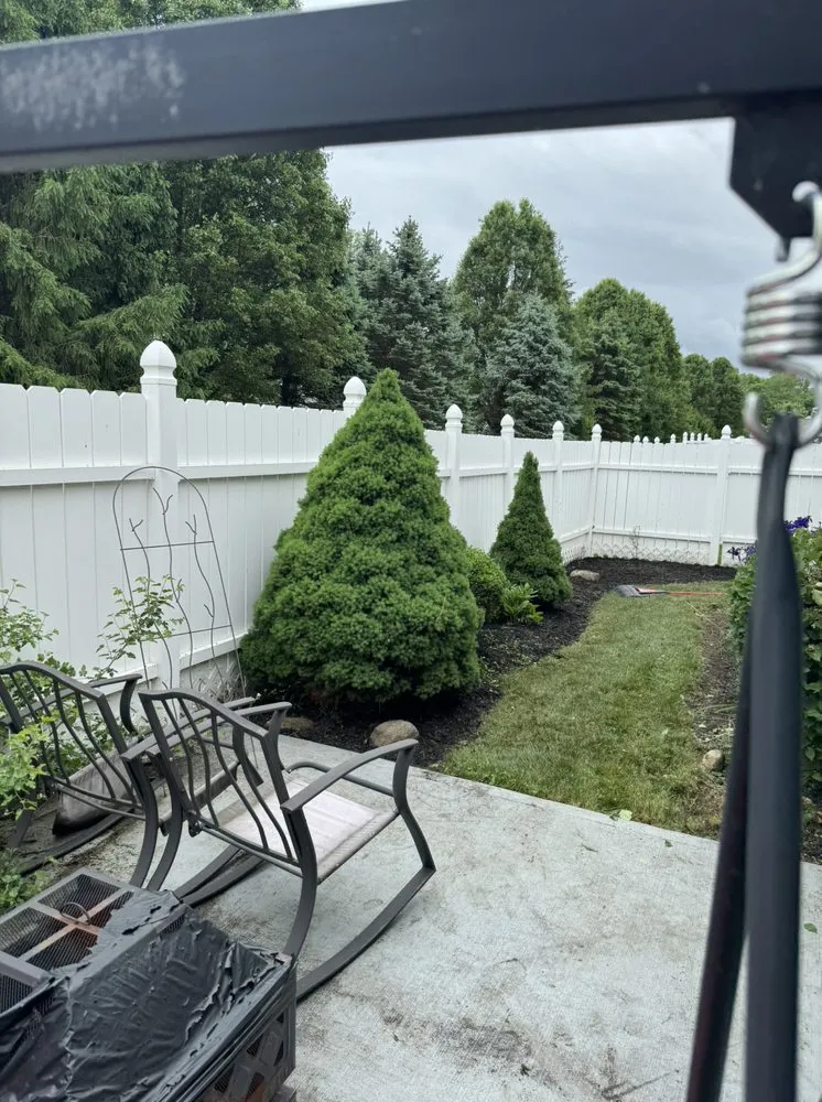 Trusted lawn mowing service for beautiful yards across Columbus, OH - Aeon’s Home Services