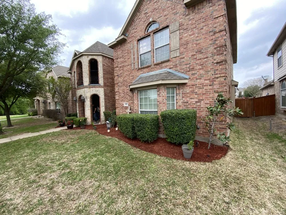 Expert lawn mowing service experts serving Dallas, TX - Aer irrigation & landscaping