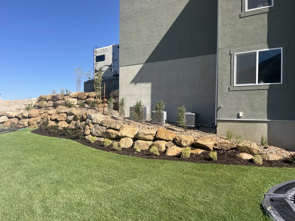 Professional outdoor landscaping in Spanish Fork, UT - Aera Green