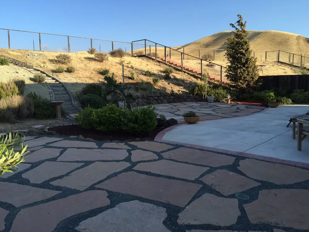 Expert garden landscaping experts serving Pittsburg, CA - Aeratorman