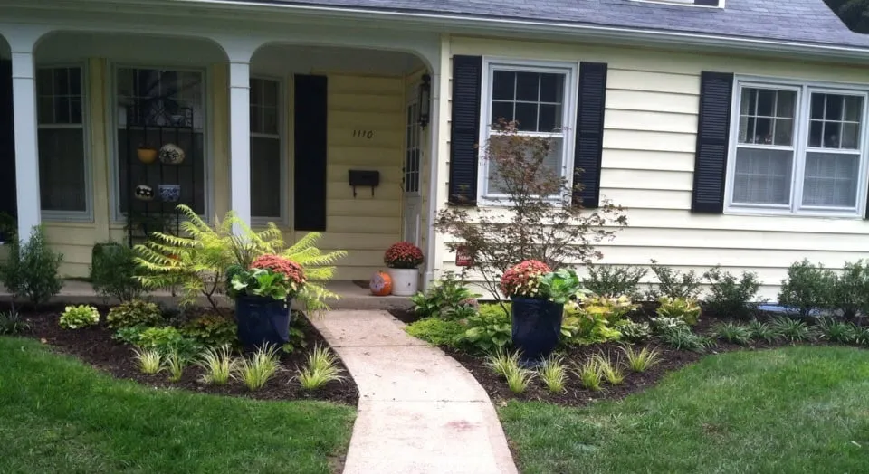 Custom lawn mowing service near you in Kansas City, MO by Aesthetic Outdoor LLC