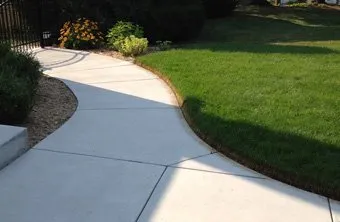 Expert garden landscaping with custom design in Detroit, MI by Afaroe Lawn Service