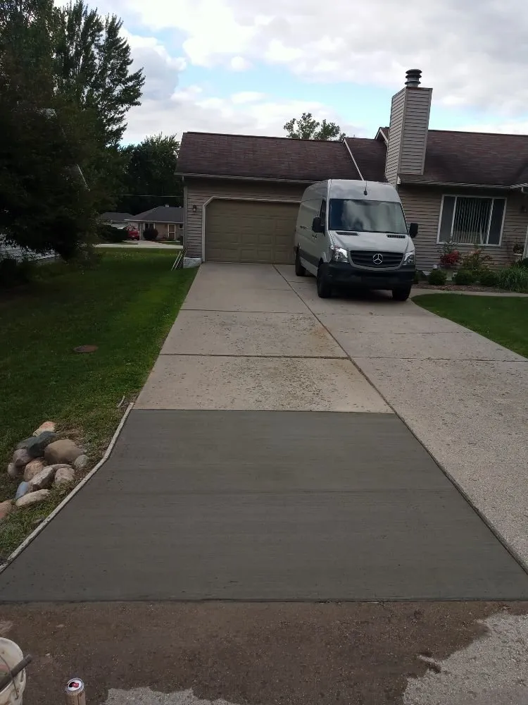 Trusted yard cleanup service in Flint, MI by Affordable Concrete & landscaping solutions