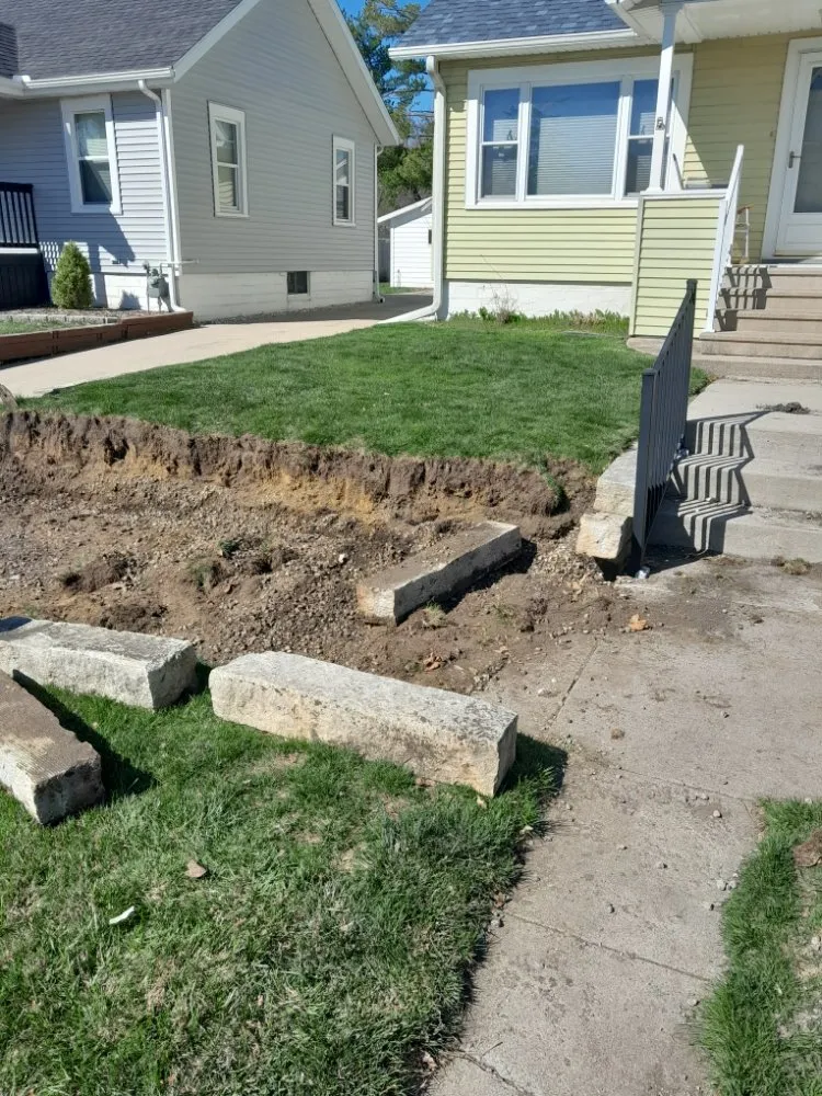 Custom lawn mowing service in Cedar Rapids, IA by Affordable cut & go pro