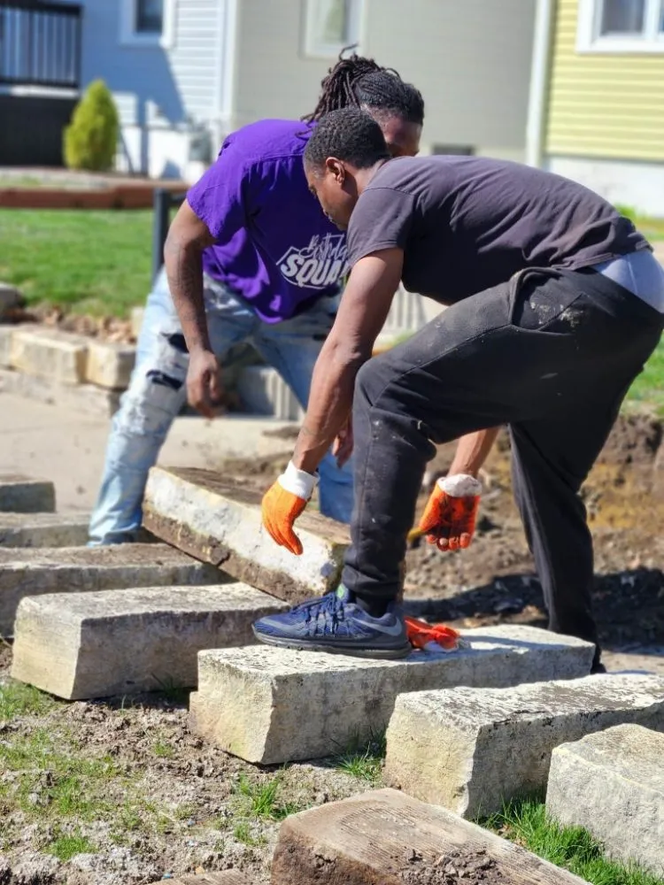 Reliable garden landscaping for residential properties in Cedar Rapids, IA by Affordable cut & go pro