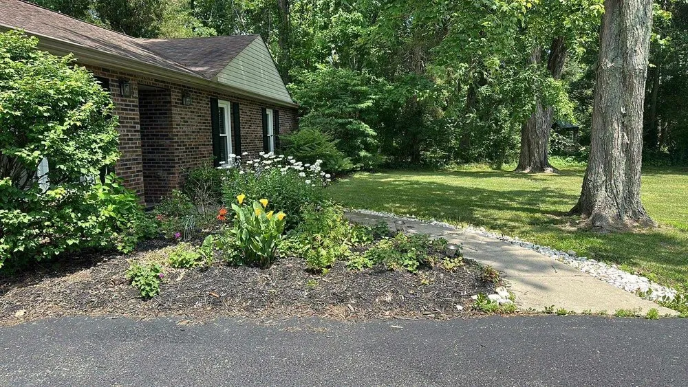Custom lawn mowing service in Beavercreek Township, OH by Affordable Home Maintenance