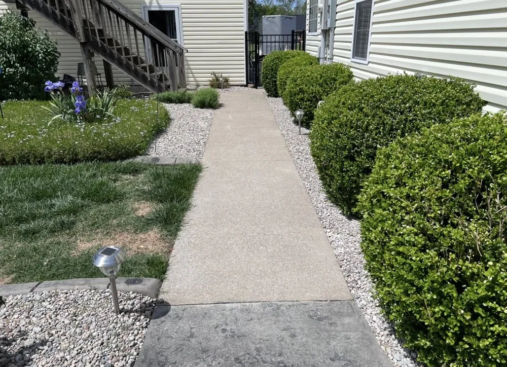 Custom landscaping services experts serving Frankfort, KY - Affordable Lawn Care & Landscaping