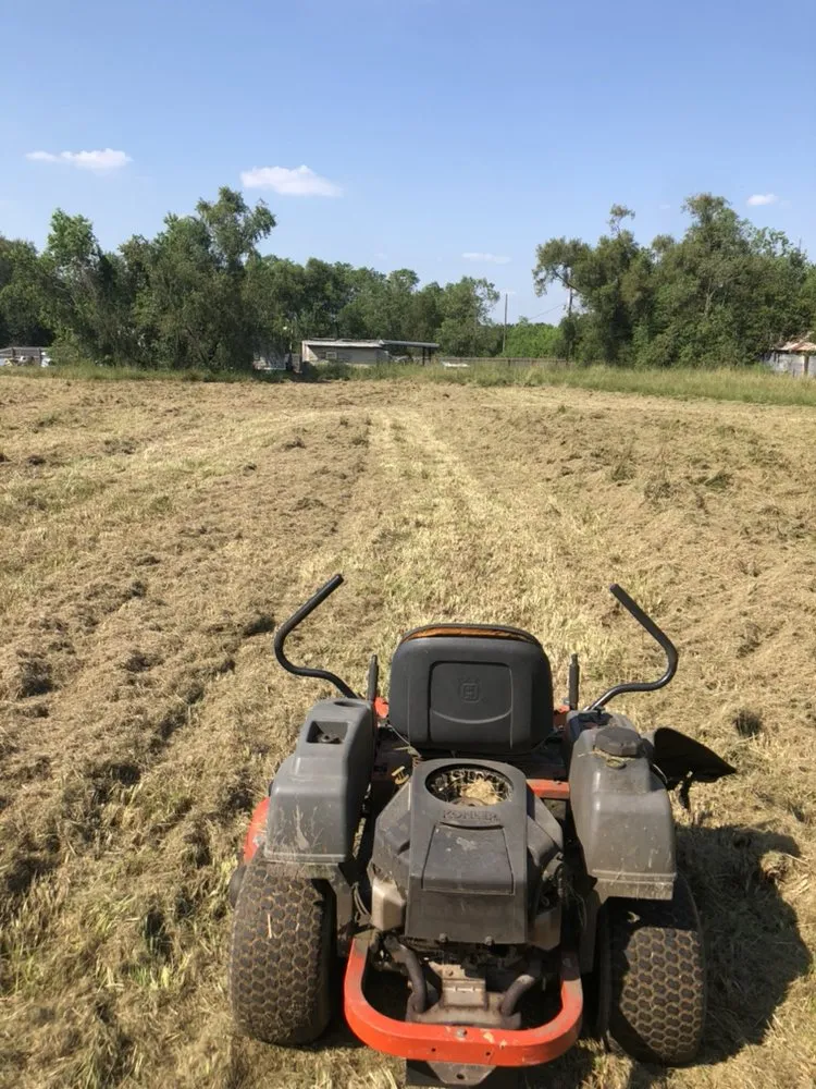 Custom yard cleanup service in Breaux Bridge, LA - Affordable Lawn Care
