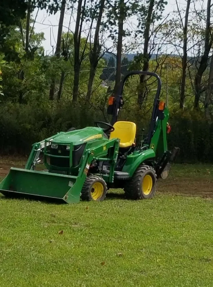 Professional lawn care service experts serving Kingwood, WV - Affordable lawn care