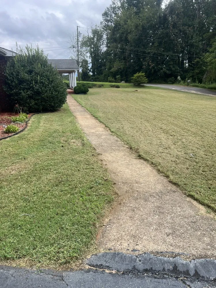 Reliable yard maintenance in North Wilkesboro, NC - Affordable Lawn Care