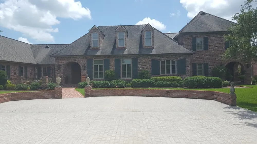 Reliable lawn mowing service in Lafayette, LA - Affordable Outdoor Services