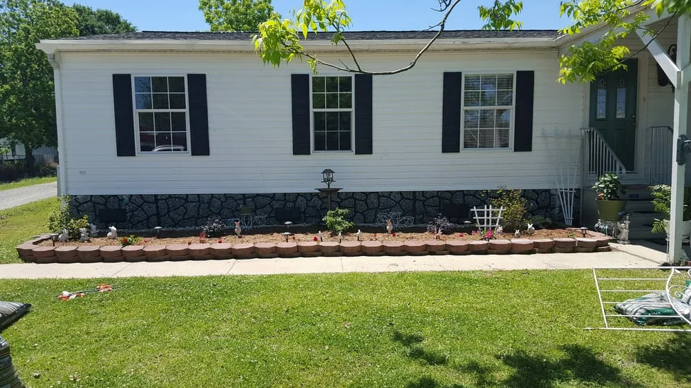 Expert yard maintenance in Lafayette, LA by Affordable Outdoor Services