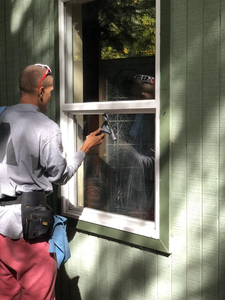 Top-rated lawn care service in Olympia, WA - Affordable Quality Window Washing