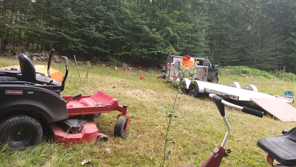 Custom yard maintenance in Stratford, CT - Afolayanka Enterprices