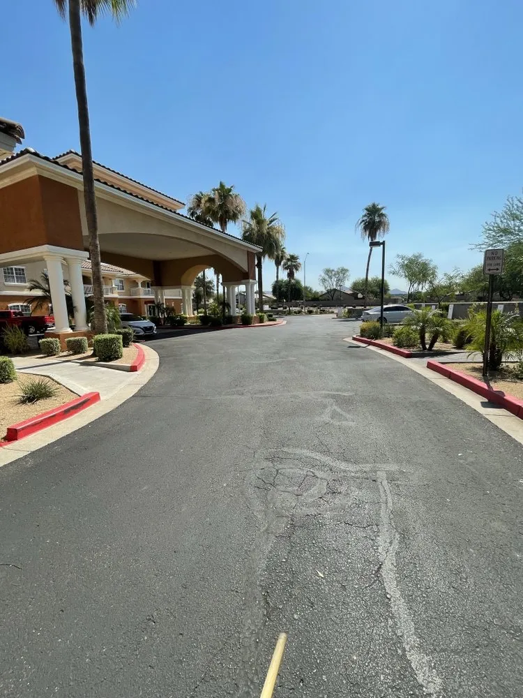 Affordable landscape design experts serving Glendale, AZ - Afternoon Clearout