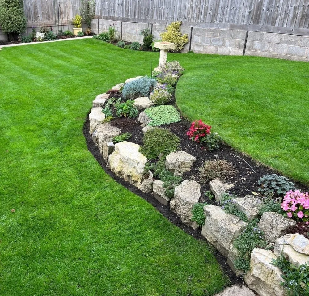Top-rated landscaping services experts serving Los Angeles, CA - AG Battery Powered Lawn Care