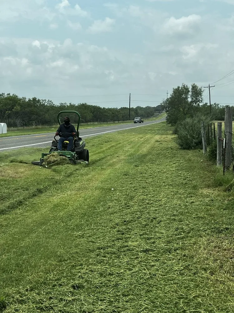 Local landscaping services for beautiful yards across Charlotte, TX - AG Moreno Lawn