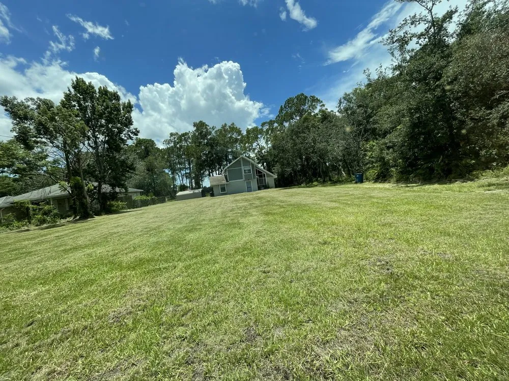 Top-rated landscaping services near you in DeLand, FL by Agave Lawn Care