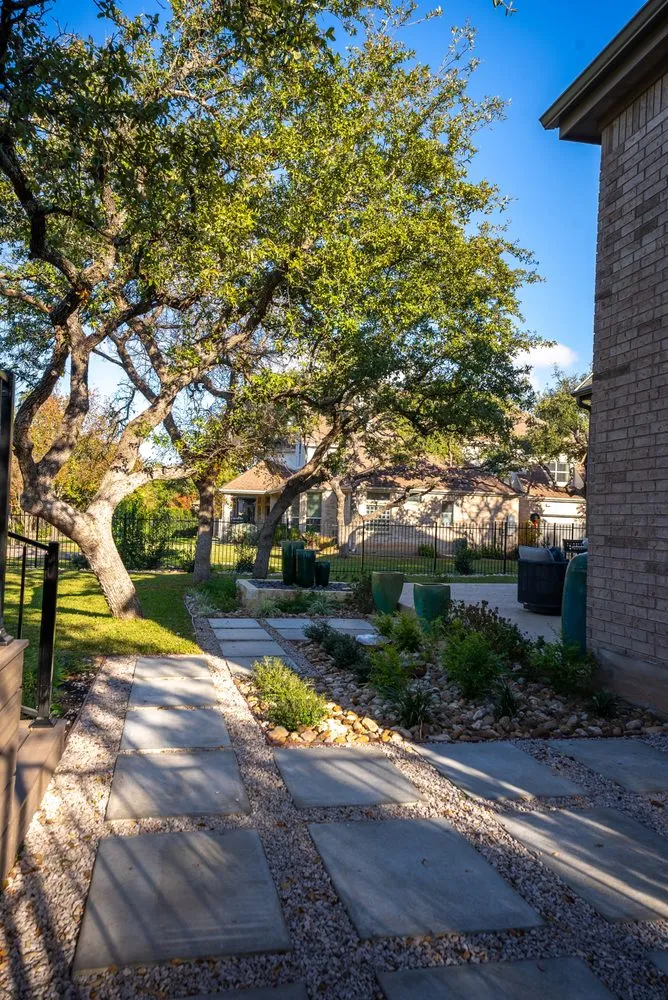 Affordable lawn care service experts serving Georgetown, TX - Agave LD