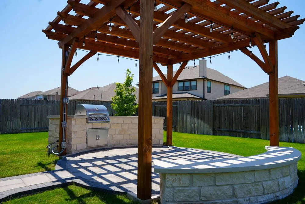 Custom lawn mowing service in Georgetown, TX - Agave LD