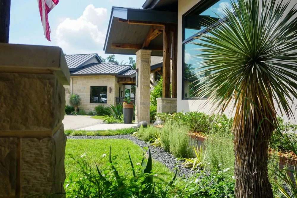 Affordable yard cleanup service experts serving Rollingwood, TX - Agave LD