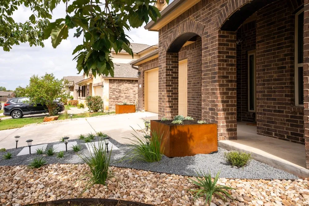 Trusted yard maintenance in Rollingwood, TX - Agave LD