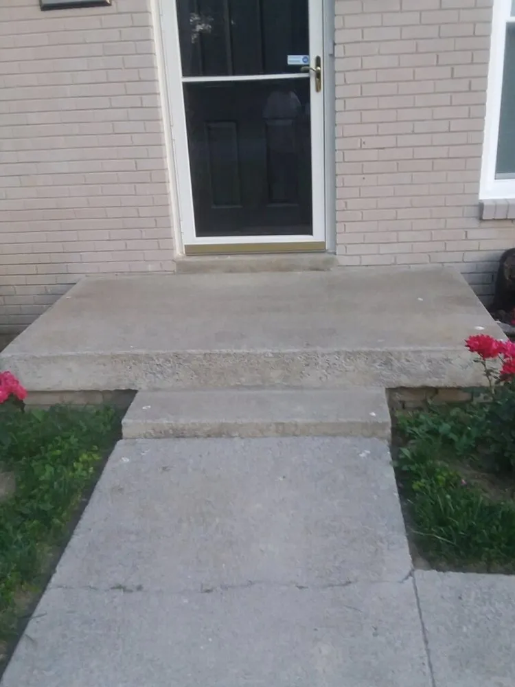 Custom landscape design in Foley, AL by Aggregate Maintenance