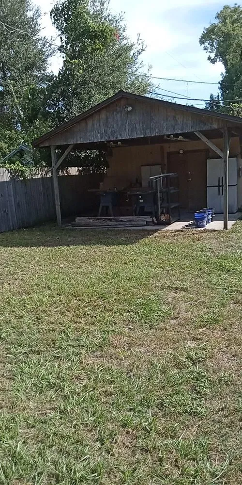 Professional yard maintenance experts serving Tampa, FL - Aglim Enterprise