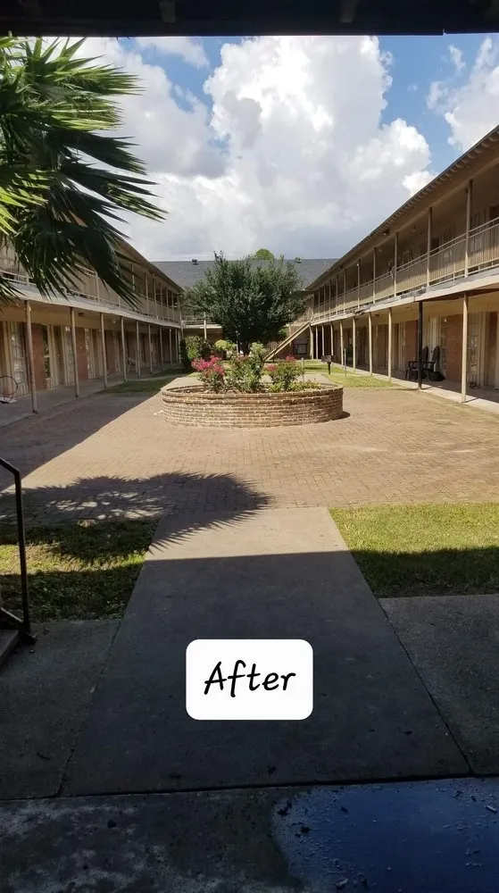 Custom garden landscaping in Houston, TX - AGM Lawn Care Service