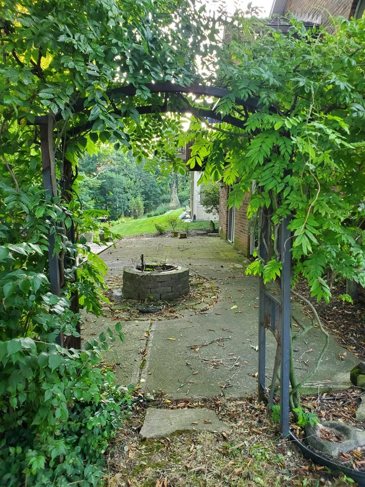 Affordable lawn mowing service for beautiful yards in Hamilton, OH by AGP Construction