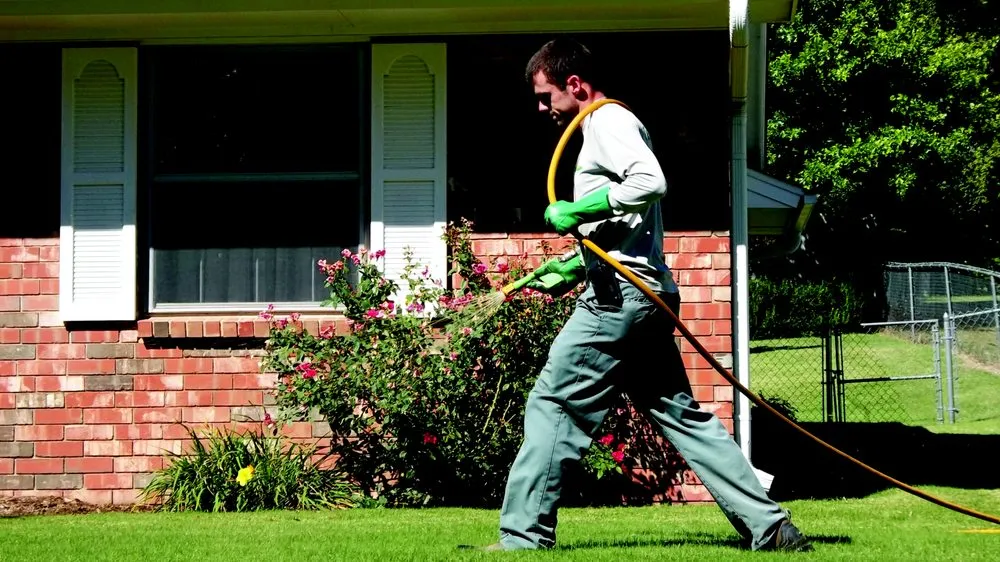 Expert yard maintenance for year-round maintenance in Oklahoma City, OK by AgriLawn