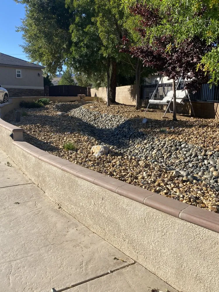 Top-rated garden landscaping for year-round maintenance in Lancaster, CA by Agro-Tech Landscape Construction