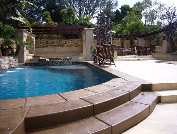 Reliable yard maintenance for year-round maintenance across La Mesa, CA - Agua Tierra