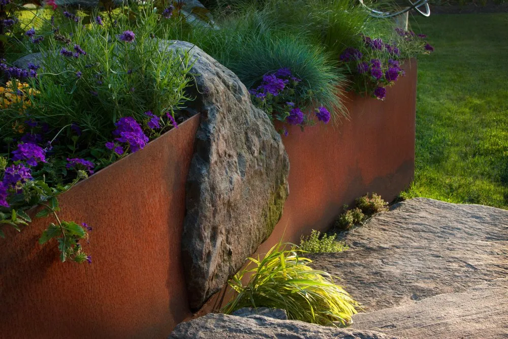 Trusted yard maintenance for homes across Sylvan Lake, MI - AguaFina Gardens International