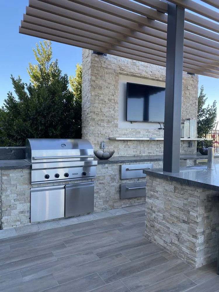 Professional garden landscaping experts serving Rancho Palos Verdes, CA - Aguilar landscape