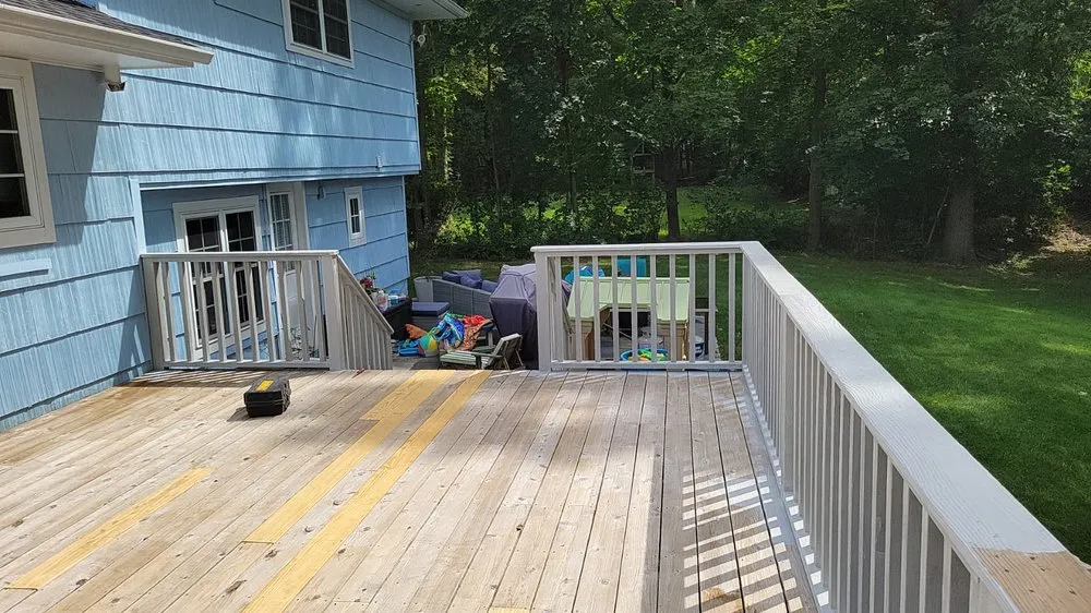 Top-rated yard cleanup service for homes in Norwalk, CT by Aguilar Landscaping & Construction