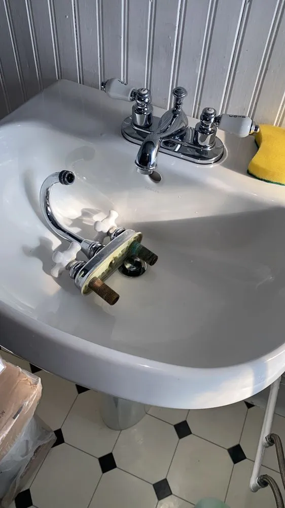 Professional lawn mowing service in Norwalk, CT by Aguilar Landscaping & Construction