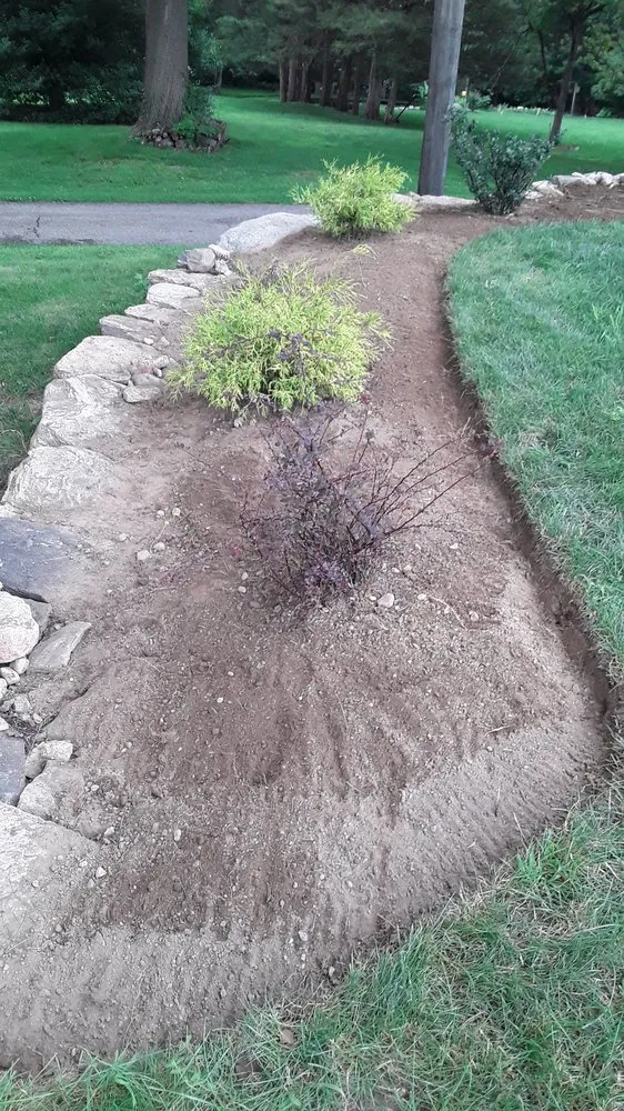 Local lawn care service experts serving Bridgeport, CT - Aguilar Landscaping