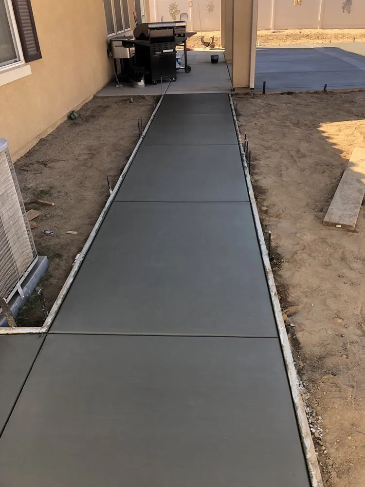 Custom residential landscaping experts serving Riverside, CA - Aguilar Landscaping