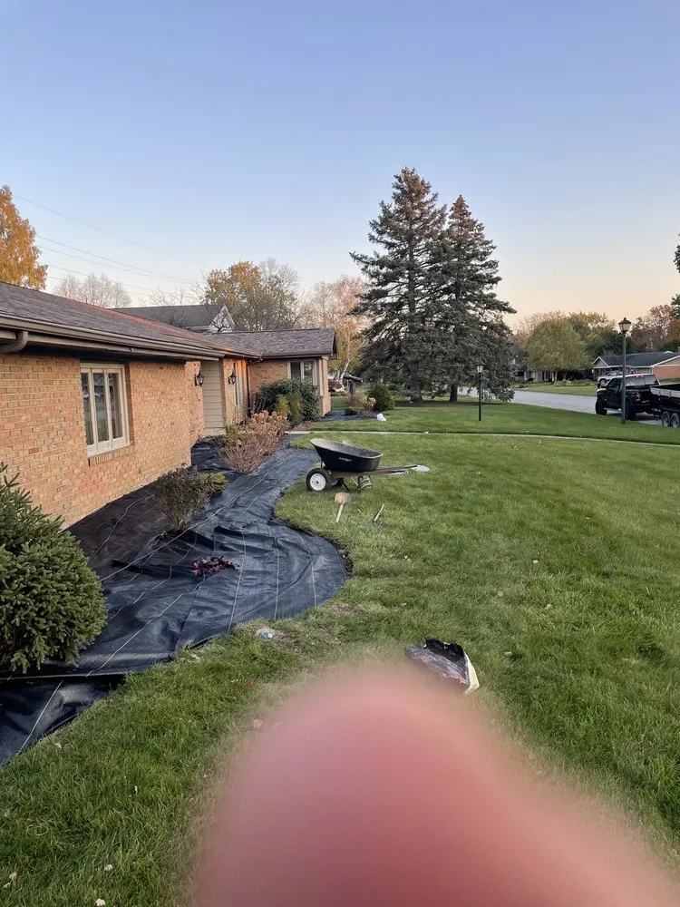 Expert outdoor landscaping in Fort Wayne, IN - Aguilar Landscaping service