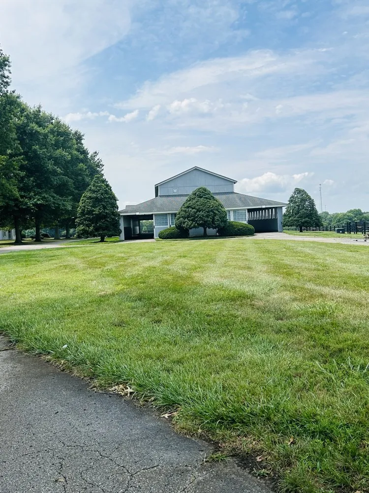 Trusted lawn care service in Georgetown, KY - Aguilar lawn care