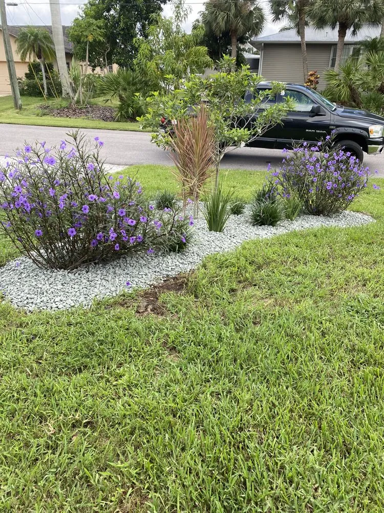 Custom garden landscaping in Port Charlotte, FL - Aguilar Lawn Care