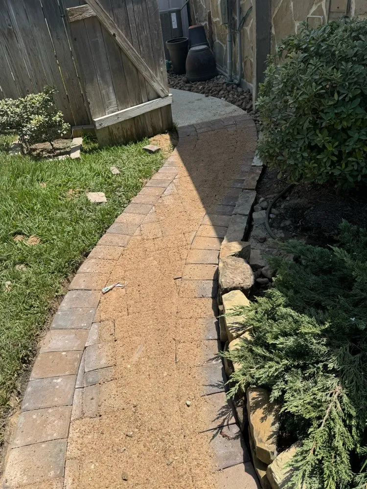 Expert outdoor landscaping for residential properties in The Woodlands, TX by Aguilar Lawn Service & Landscaping