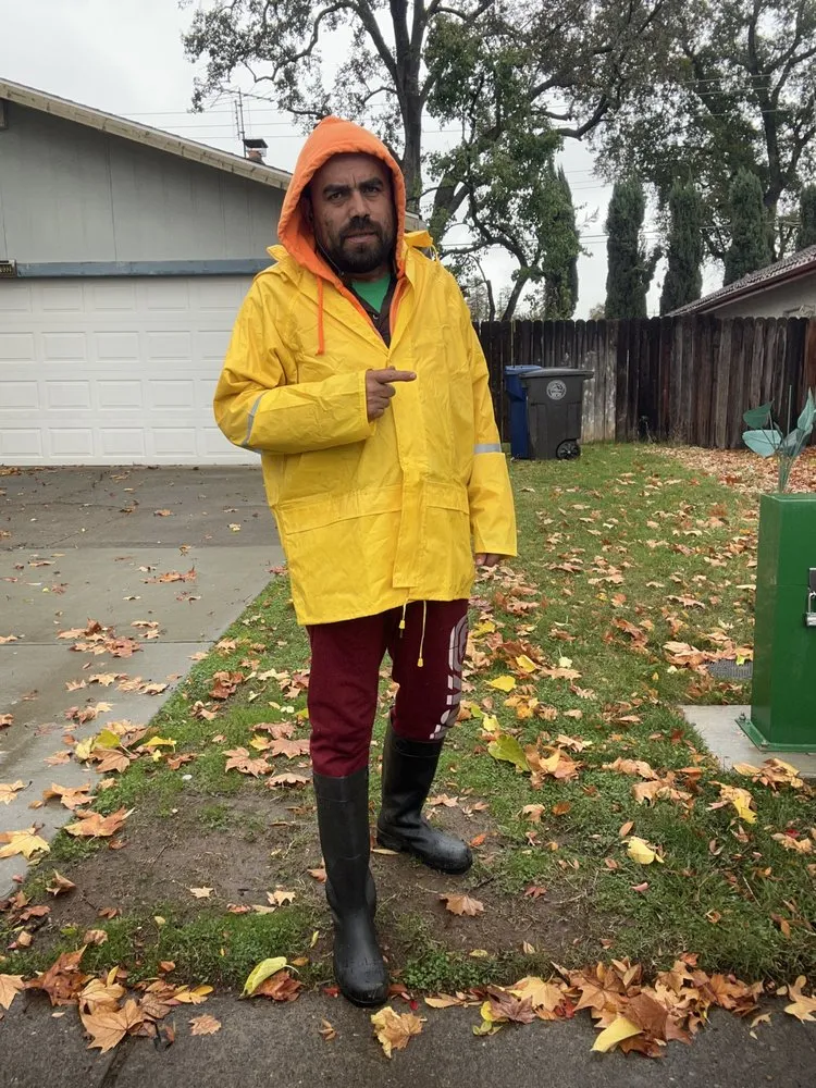 Local lawn care service for homes in Antelope, CA by Aguilar Lawncare