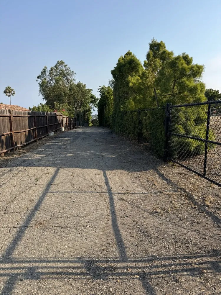 Expert lawn care service for homes in Chatsworth, CA by Aguilar Lawncare